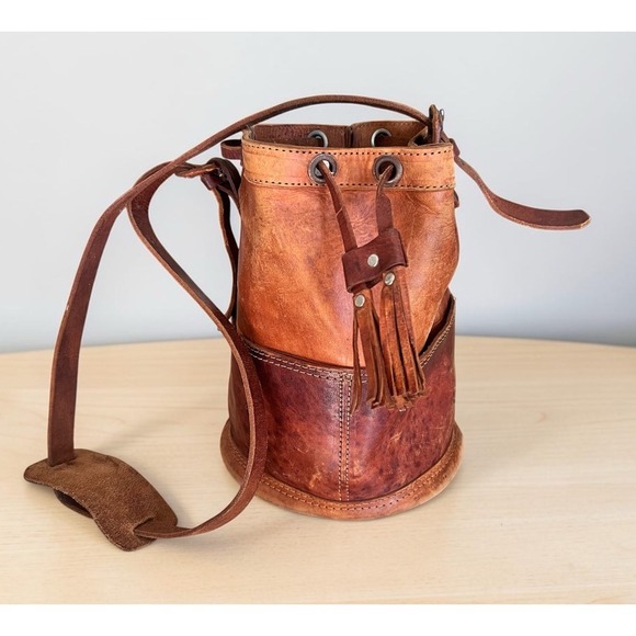 The Unbranded Brand Handbags - Vintage Genuine Leather Bucket Bag Distressed Leather Drawstring Front Pockets